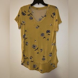 Latched Mama Printed V-Neck Boyfriend Nursing Tee- Mustard Floral Size Medium